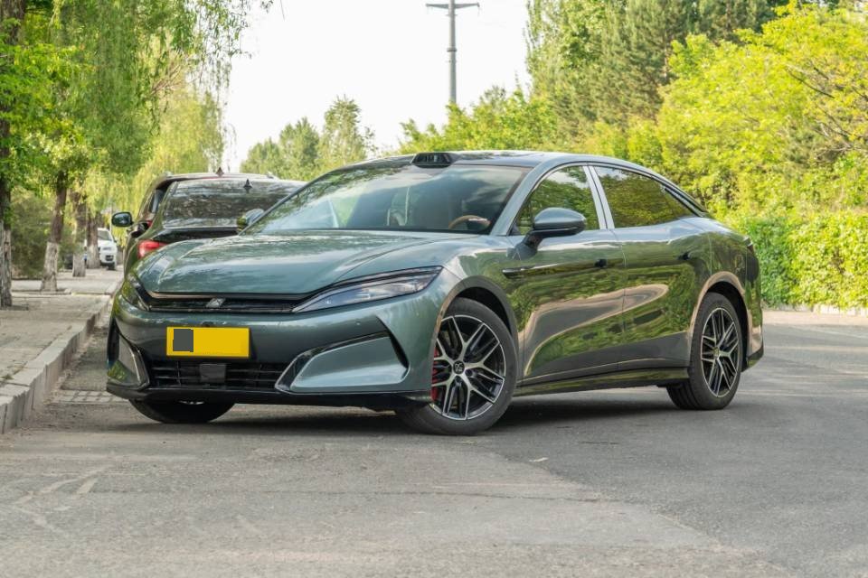 BYD HanL 2025 car image 