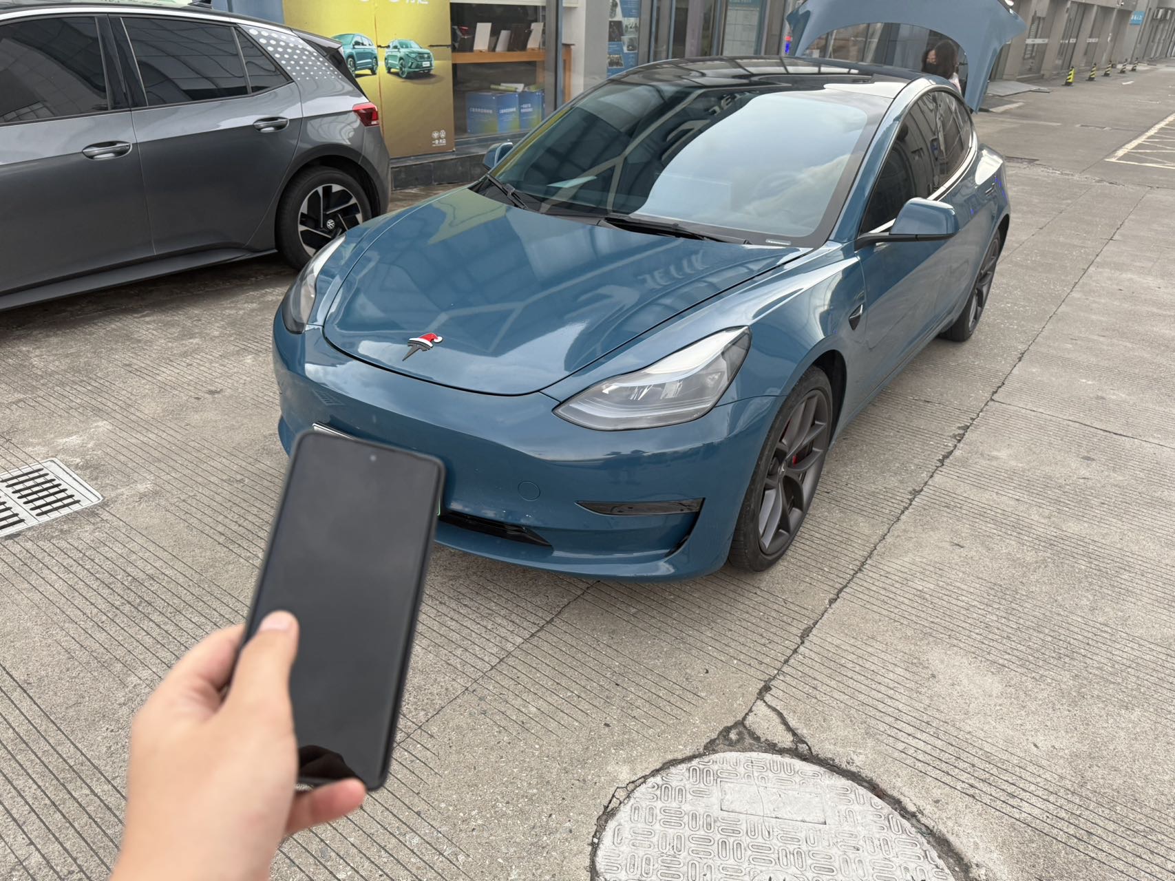 Tesla Model 3 2023 car image 