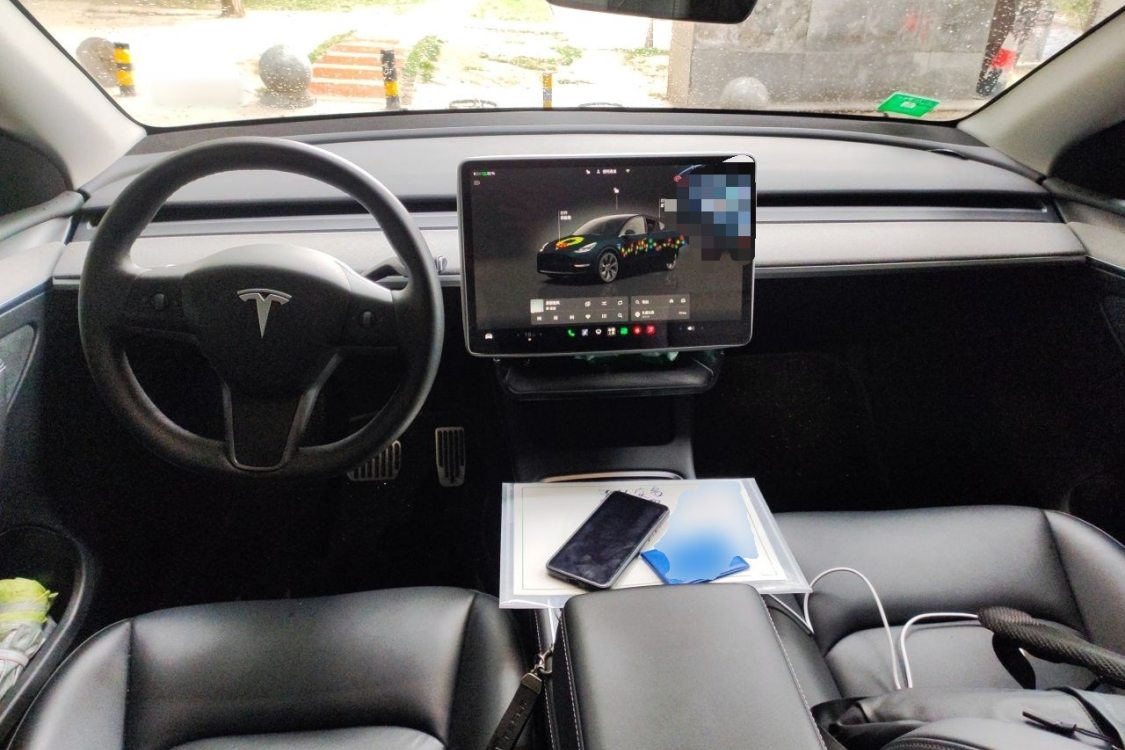 Tesla Model Y 2024 #21 Tesla Model Y 2024 صورة سيارة #21