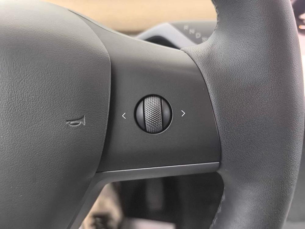 Tesla Model Y 2022 #19 Tesla Model Y 2022 car image #19