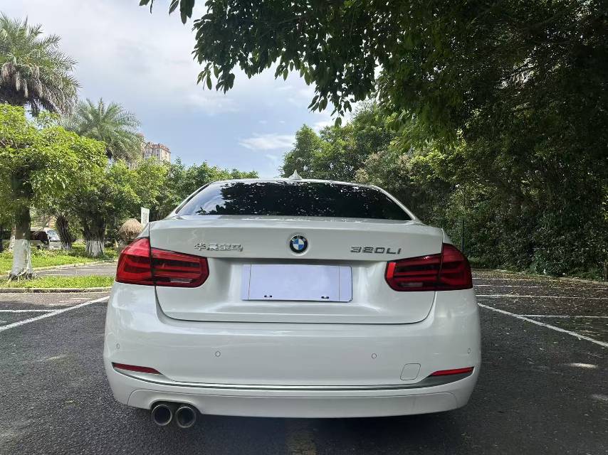 BMW 3 Series 2018 #5 BMW 3 Series 2018 car image #5