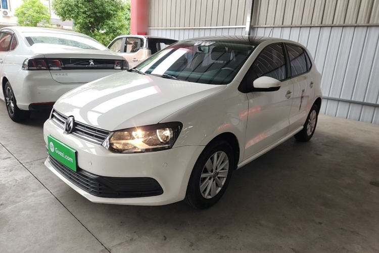 Volkswagen Polo 2018 car image #2