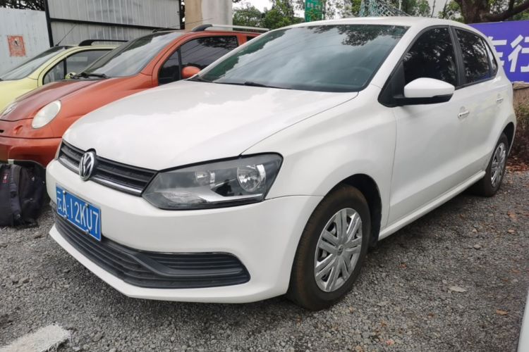 Volkswagen Polo 2016 car image #2