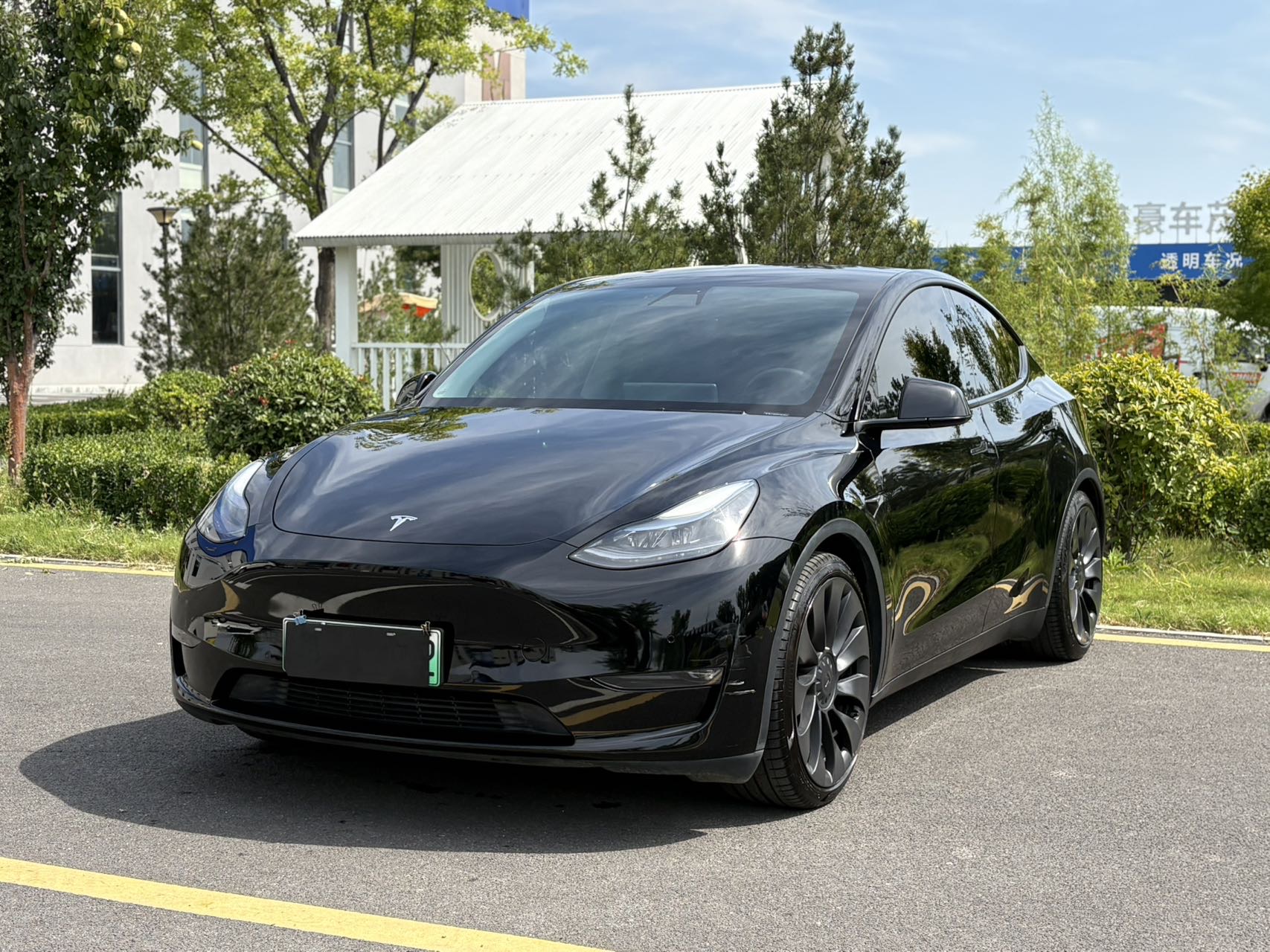 Tesla Model Y 2022 Tesla Model Y 2022 car image