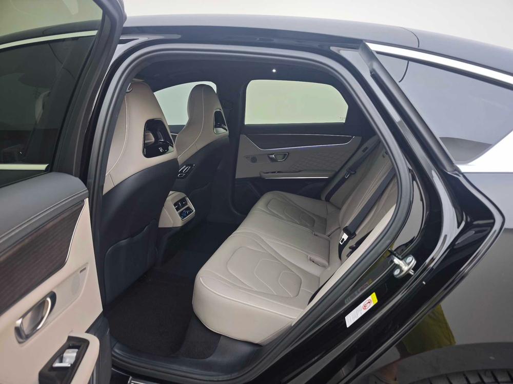 BYD Han 2024 car image #9