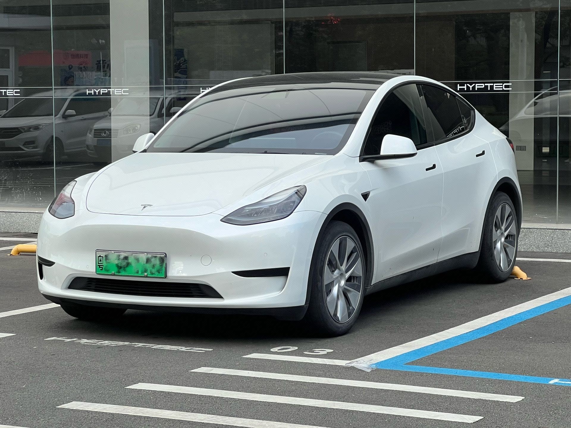 Tesla Model Y 2022 car image 