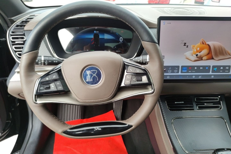 BYD Han 2024 car image #11