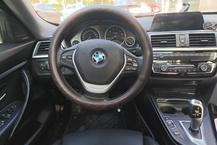 BMW 3 Series GT 2019 imagem de carro #15