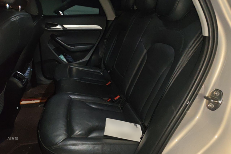 Audi Q3 2016 car image #19