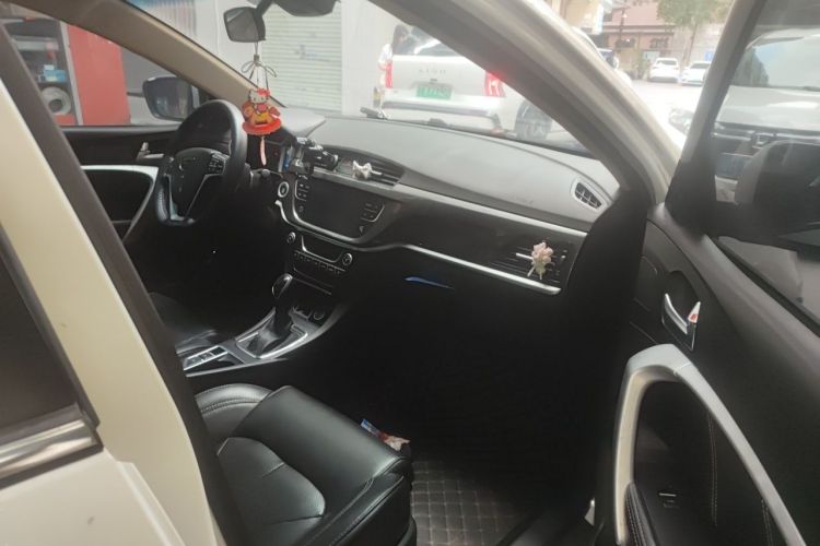 GEELY Emgrand 2016 car image #21