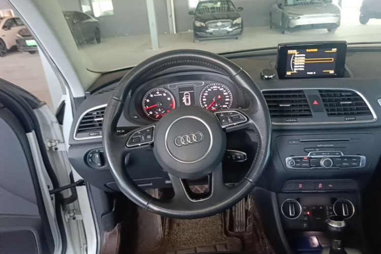 Audi Q3 2019 #11 Audi Q3 2019 car image #11