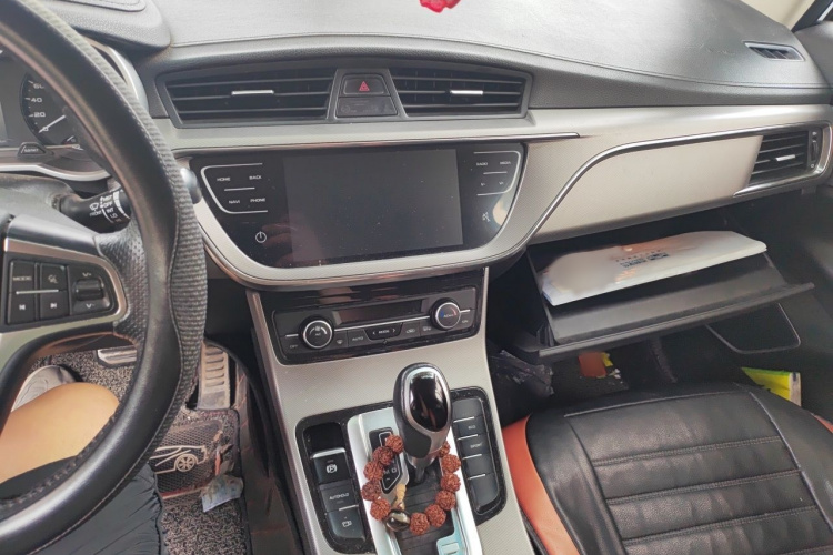 GEELY Emgrand GS 2019 صورة سيارة #14