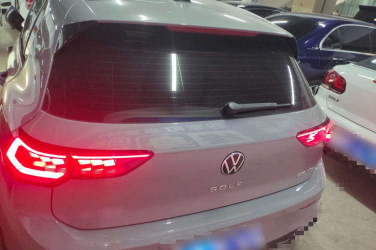 Volkswagen Golf 2025 #3 Volkswagen Golf 2025 car image #3