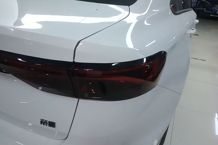 GEELY Emgrand 2026 image de voiture #8