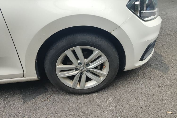 Volkswagen Santana 2017 car image #9