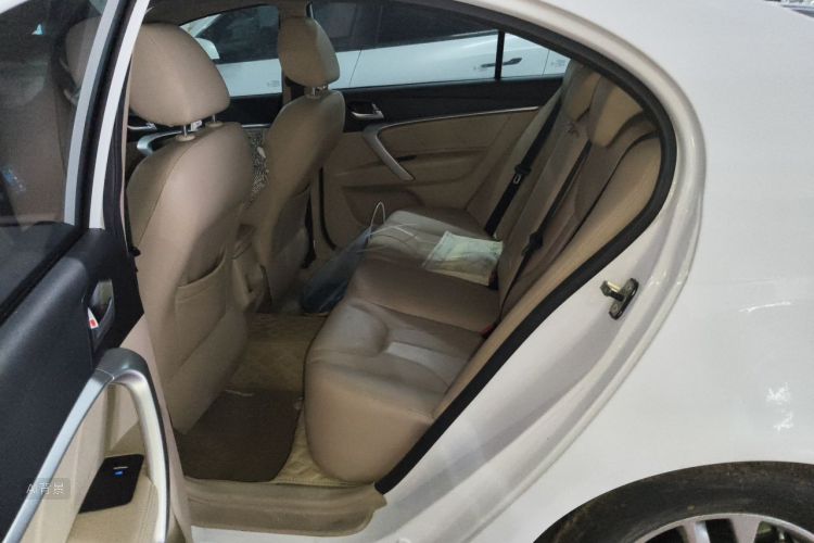 GEELY Emgrand 2017 car image #19