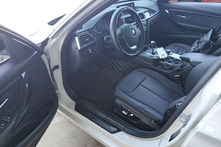 BMW 3 Series 2017 #18 BMW 3 Series 2017 car image #18