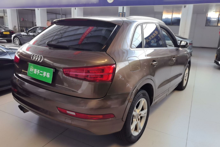 Audi Q3 2016 car image #7