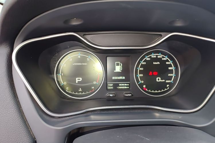 GEELY Vision X6 2016 immagine di auto #12
