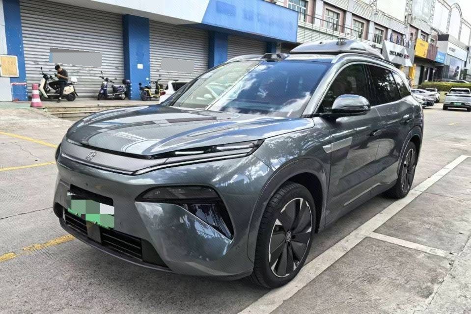 2025 immagine di auto 