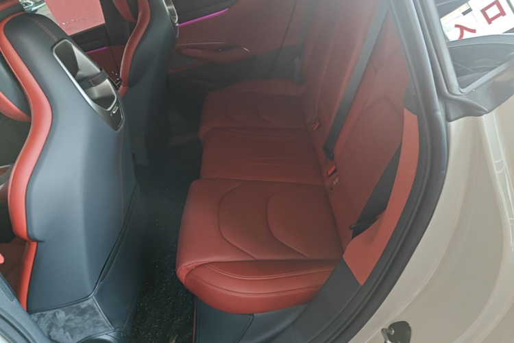MI SU7 2025 car image #17