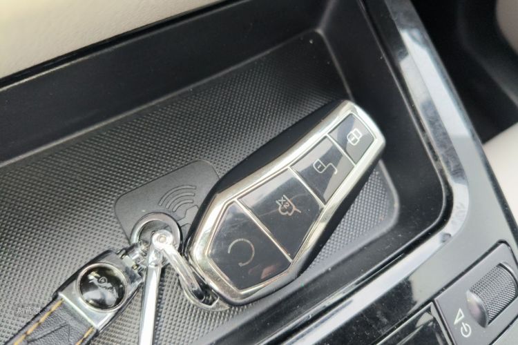 BYD Yuan Pro 2022 immagine di auto #10