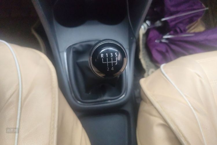 Volkswagen Polo 2018 car image #16