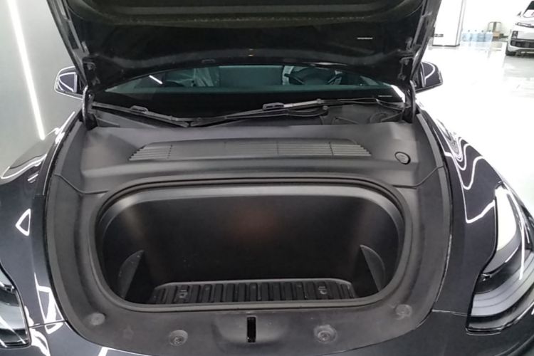 Tesla Model Y 2024 #20 Tesla Model Y 2024 car image #20