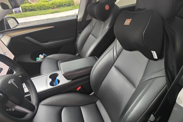 Tesla Model Y 2021 car image #17