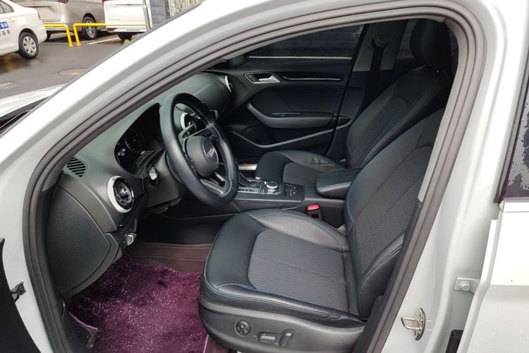 Audi A3 2019 immagine di auto #19