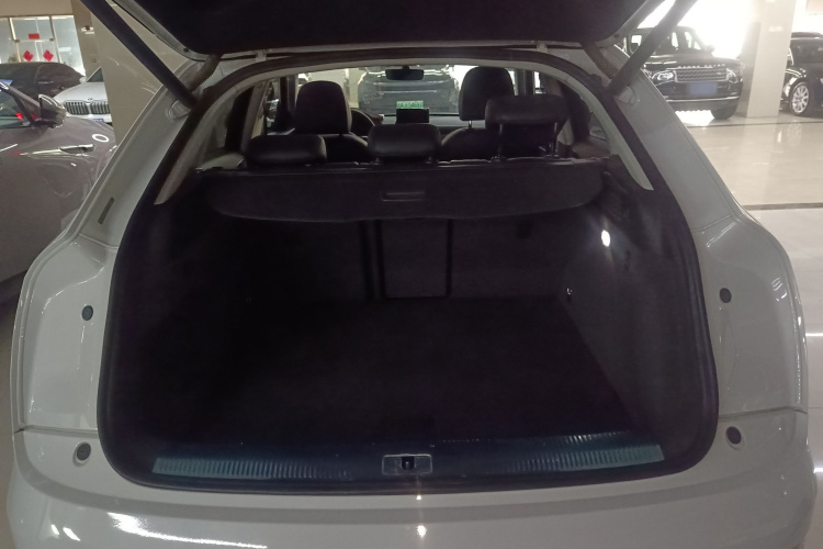 Audi Q3 2019 immagine di auto #21