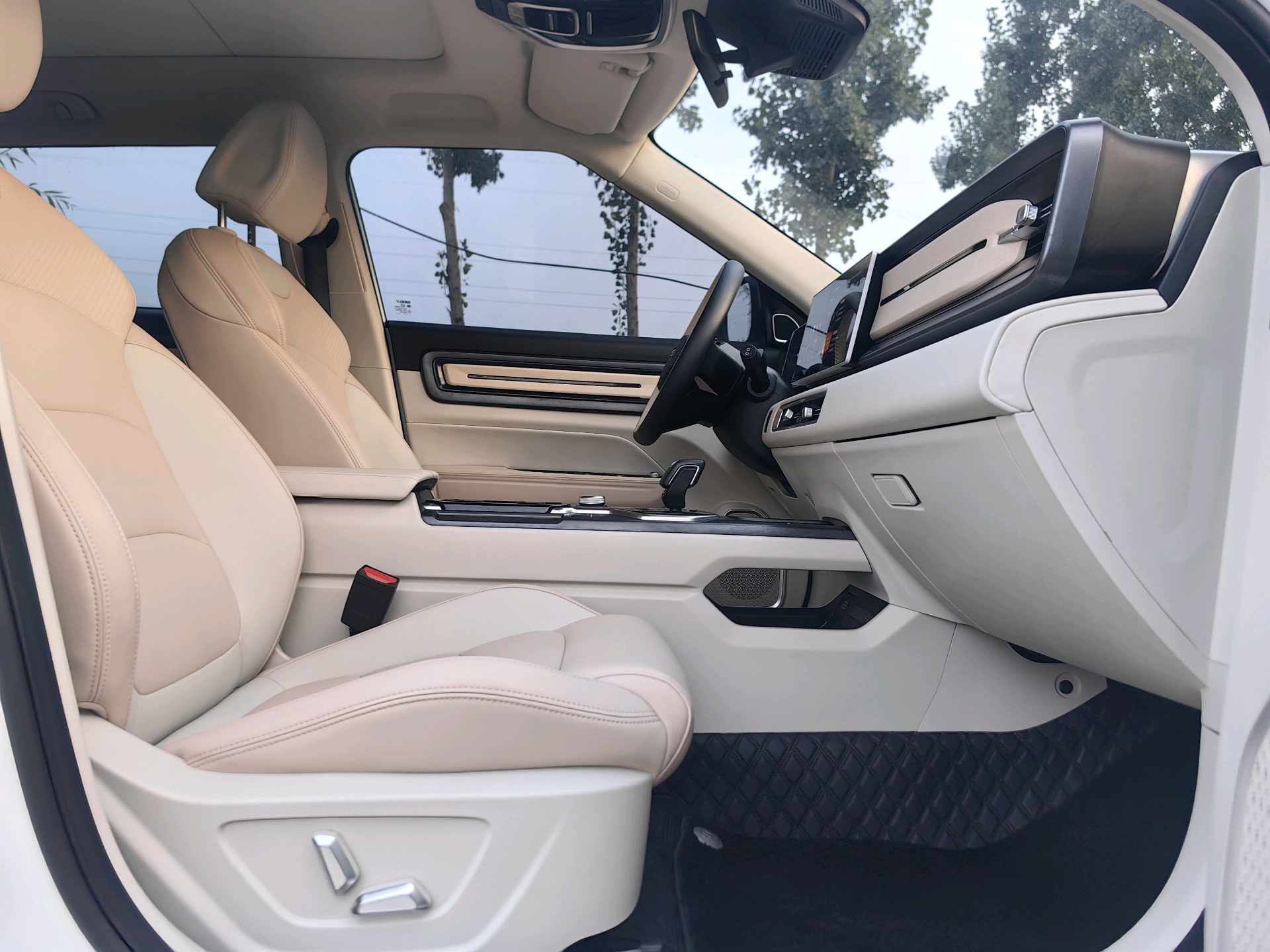 GEELY ICON 2023 car image #11