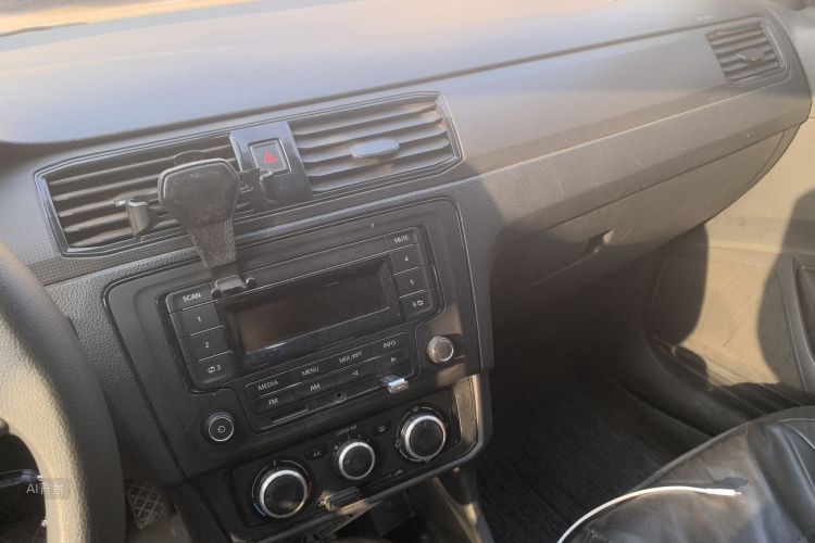 Volkswagen Santana 2022 car image #15