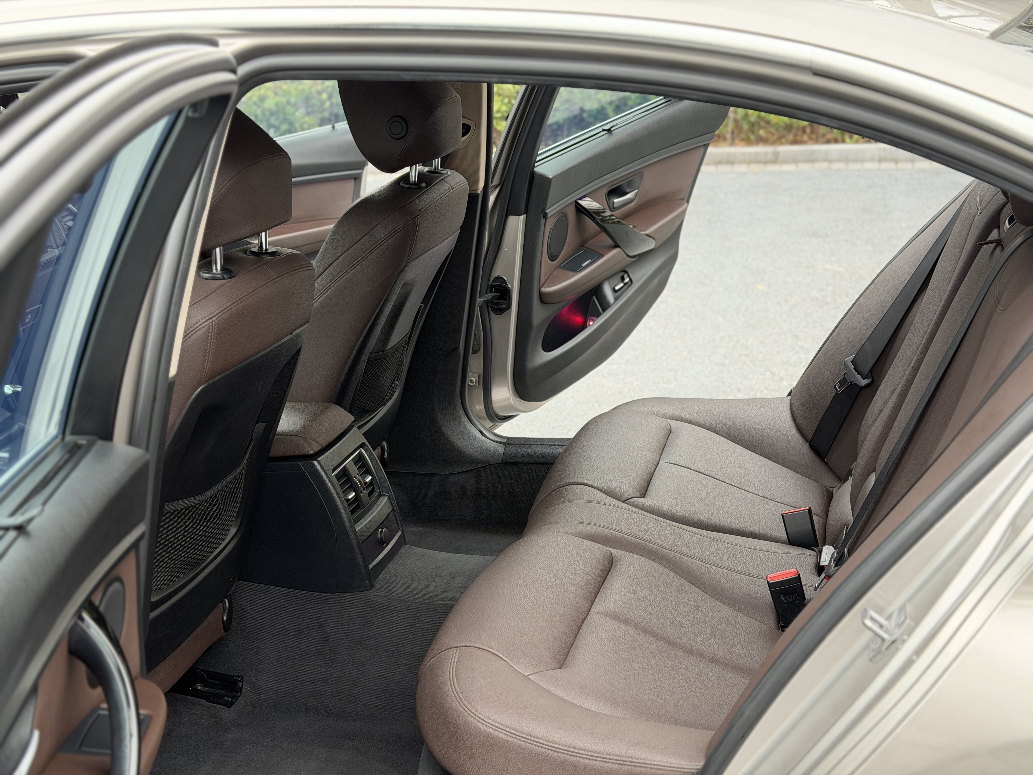 BMW 3 Series 2019 car image #9