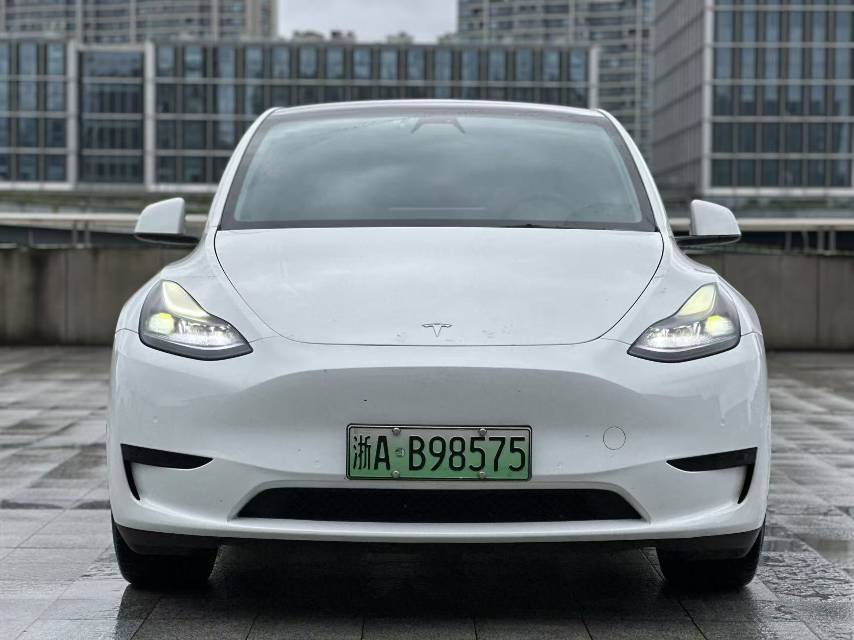 Tesla Model Y 2023 #2 Tesla Model Y 2023 car image #2