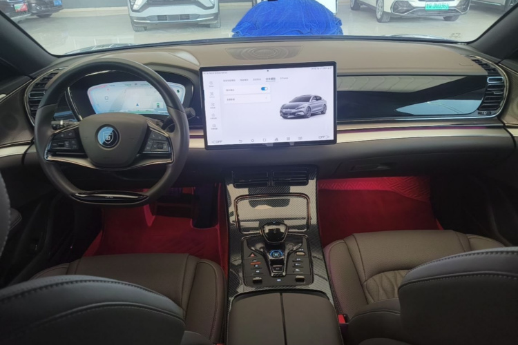 BYD Han 2023 car image #10