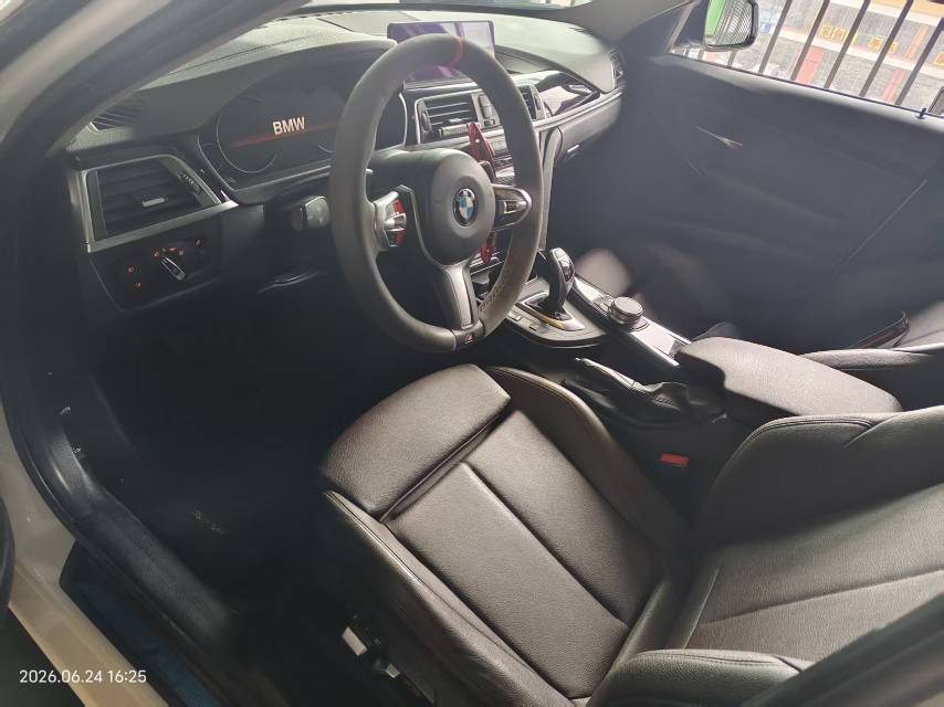 BMW 3 Series 2018 car image #3