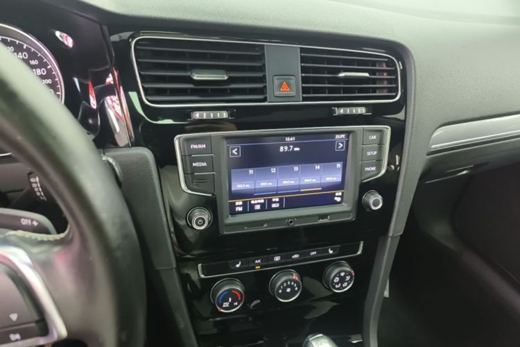 Volkswagen Golf 2017 #13 Volkswagen Golf 2017 car image #13