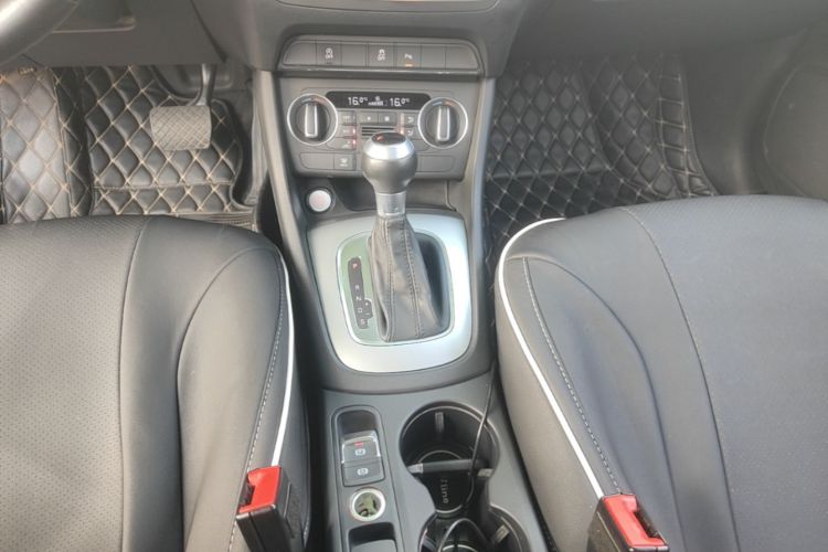 Audi Q3 2019 #14 Audi Q3 2019 car image #14