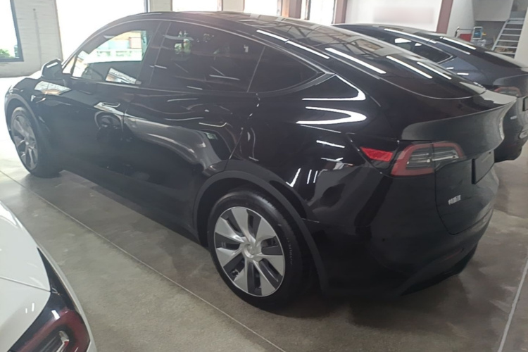 Tesla Model Y 2022 #5 Tesla Model Y 2022 car image #5