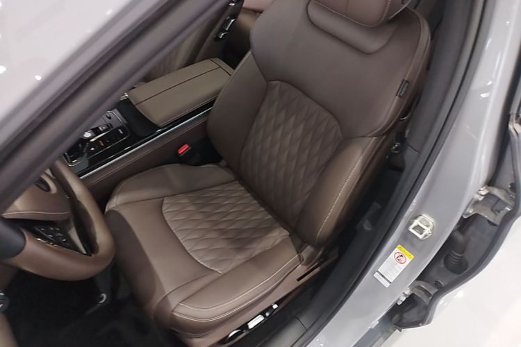 BYD Han 2025 #15 BYD Han 2025 car image #15
