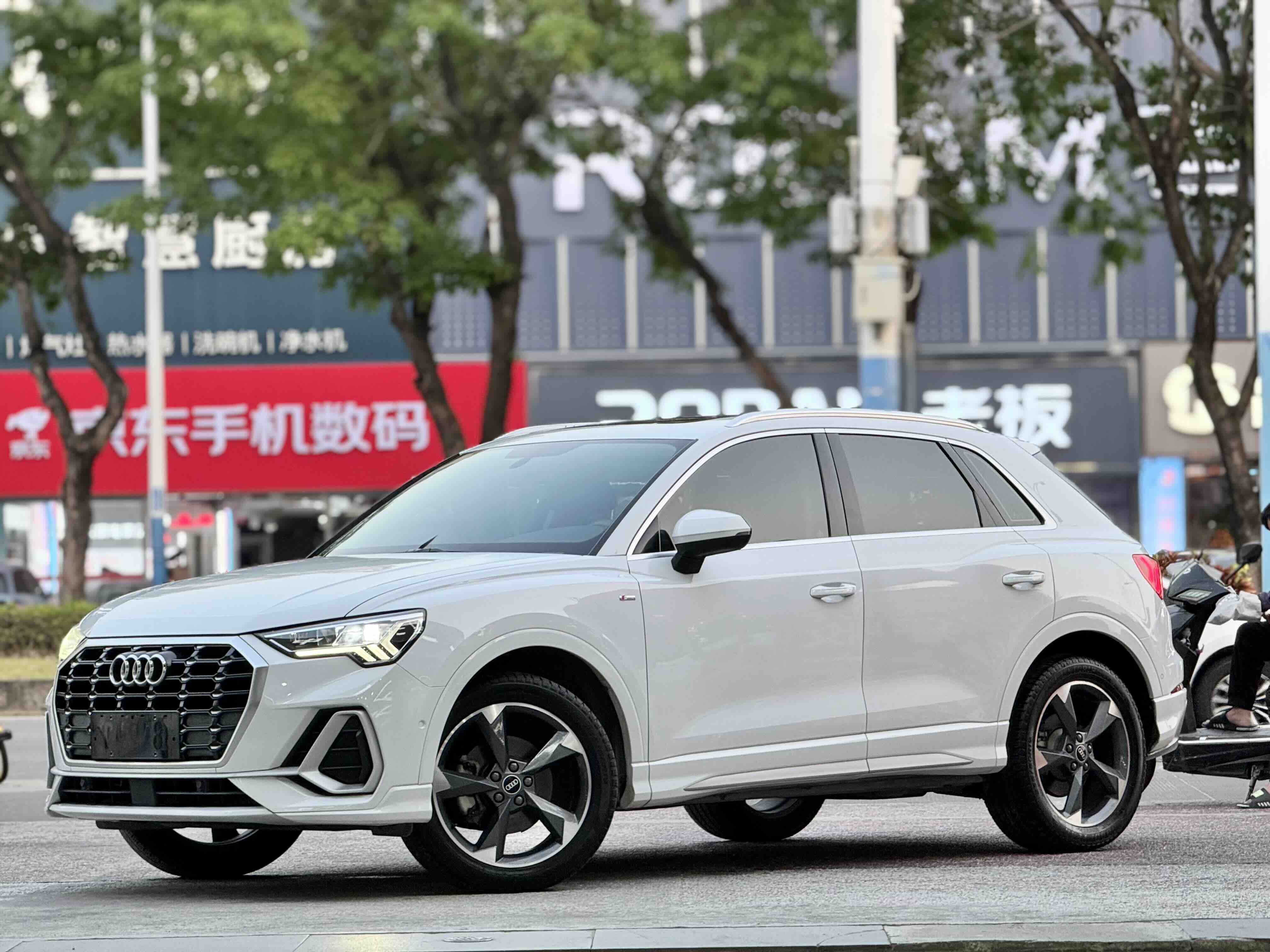 Audi Q3 2021 Audi Q3 2021 car image
