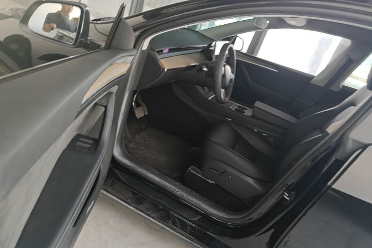 Tesla Model Y 2023 #16 Tesla Model Y 2023 car image #16