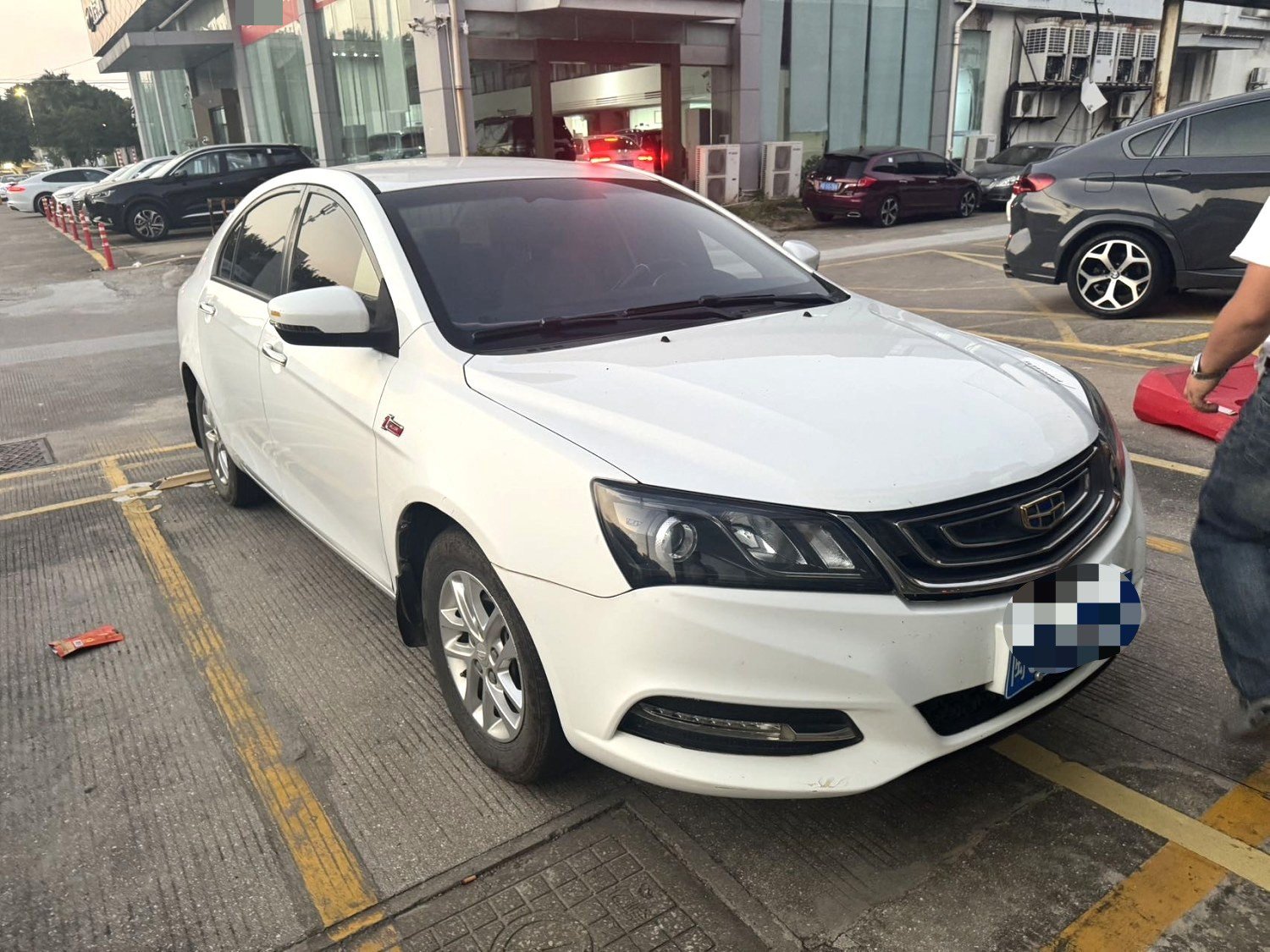 GEELY Emgrand 2018 immagine di auto #2