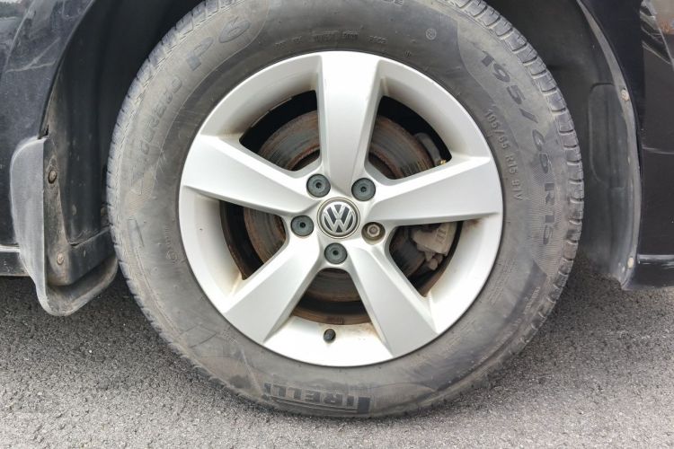 Volkswagen Lavida 2015 car image #9
