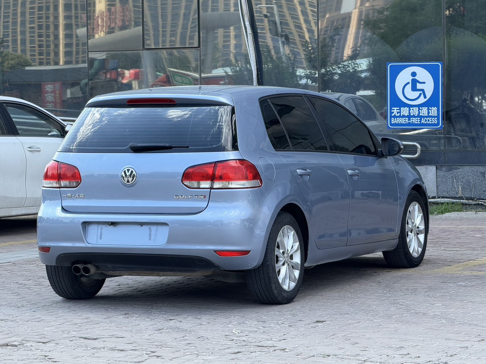 Volkswagen Golf 2010 #11 Volkswagen Golf 2010 car image #11