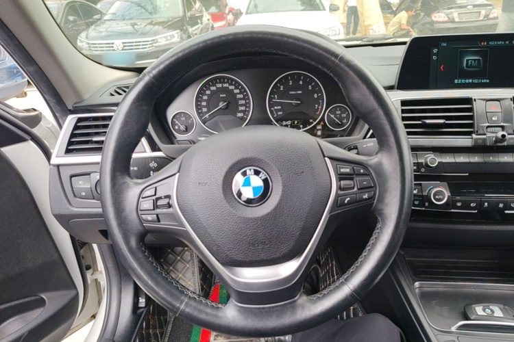 BMW 3 Series 2018 #11 BMW 3 Series 2018 car image #11