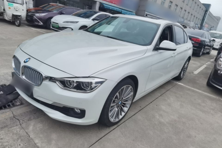BMW 3 Series 2019 car image #2