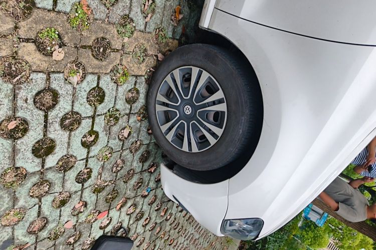 Volkswagen Polo 2019 car image #9