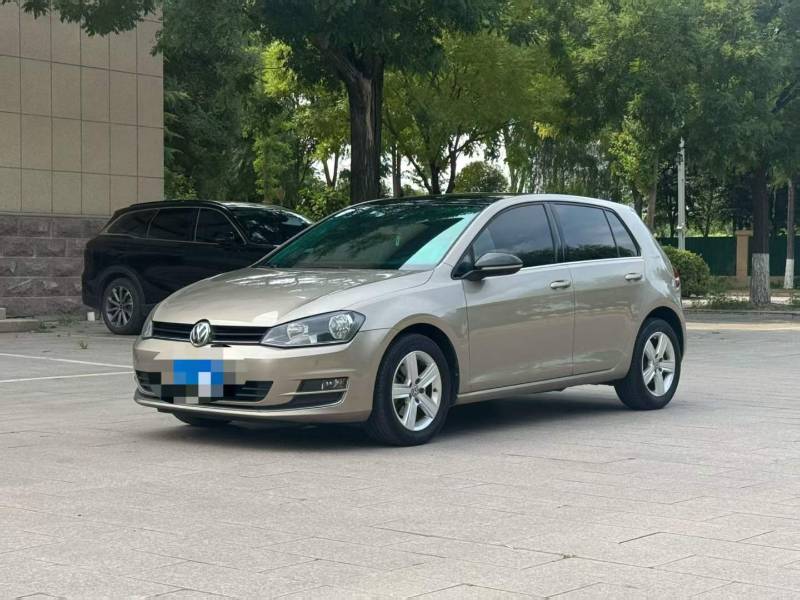 Volkswagen Golf 2017 car image #2